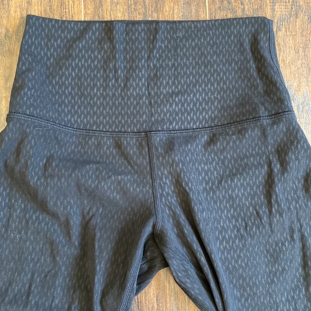 Lululemon align black subtle pattern 25” - Picture 3 of 9